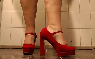 Annadevot - Only high heels increased by fingertips :-)