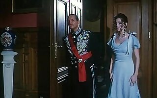 Italian vintage porn: dirty shadows puppet of a blow job!