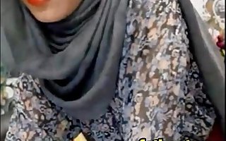 Arab Milf with AMAZING ASS! OMG - fatbootycams.com