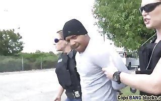One hot female patrolman uses black felon's large penis toearns-a-lesson-hd-72p-porn-2